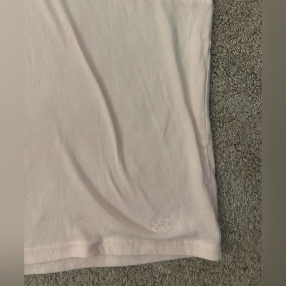 Under Armour Lightweight Hoodie Tee | Pale Orange/Pink | See Measurements - Picture 2 of 7